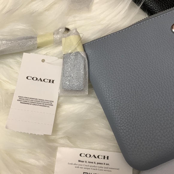 💫💫Spanking Brand NEW / Never Used💫💫
COACH Small Wristlet🖤🩶 - Picture 11 of 14